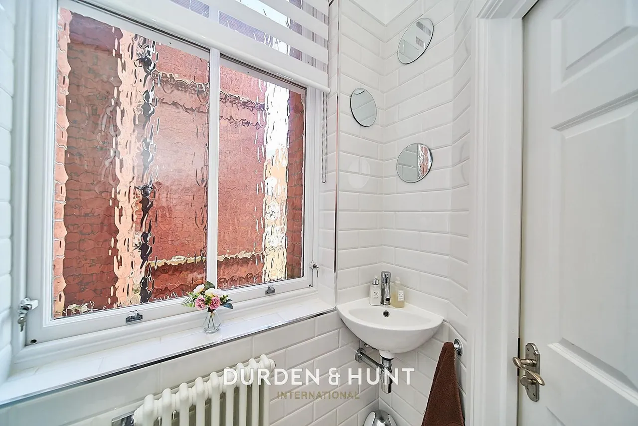 Brandesbury Square, Woodford Green, IG8, photo 16