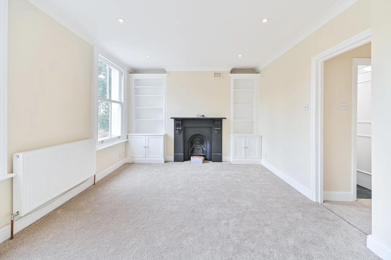 14b Dalyell Road, London, photo 7