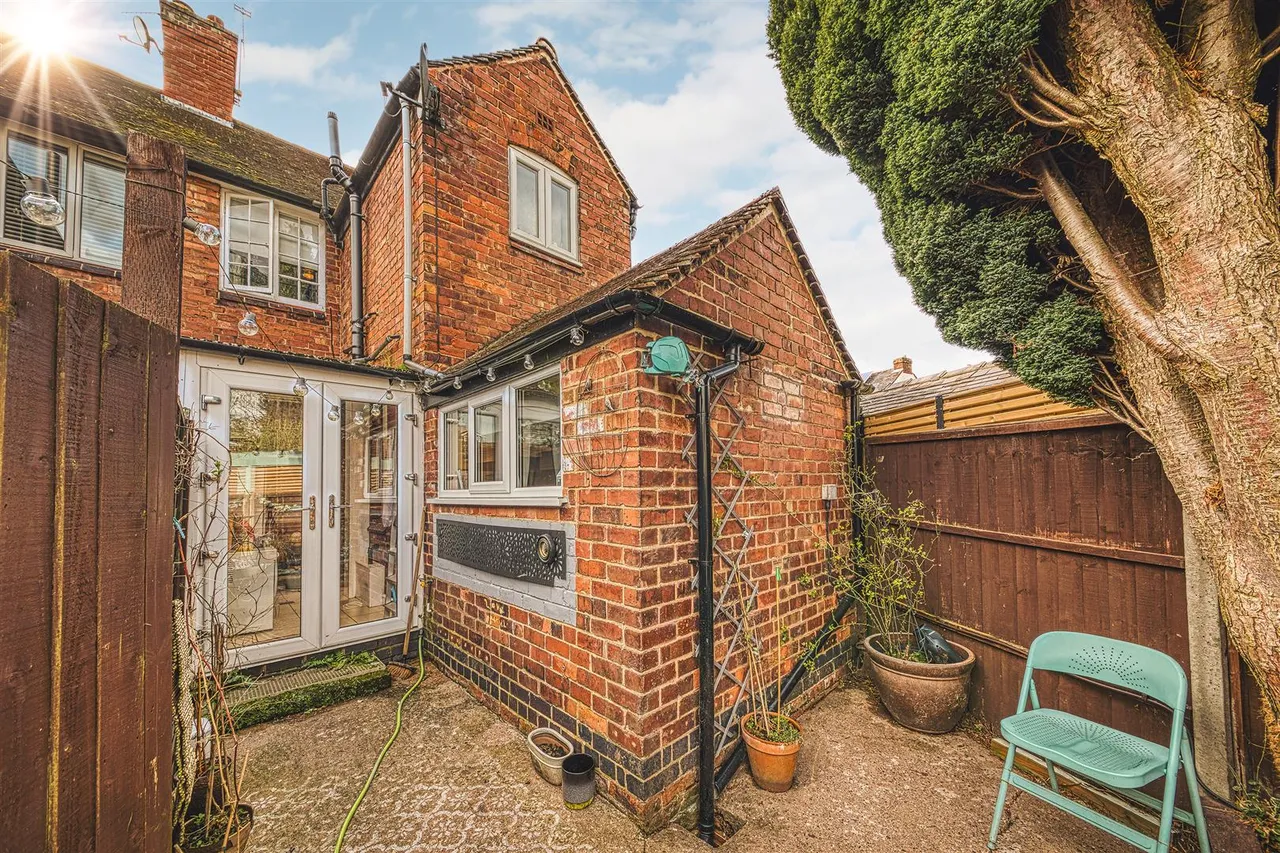 High Street, Repton, photo 19