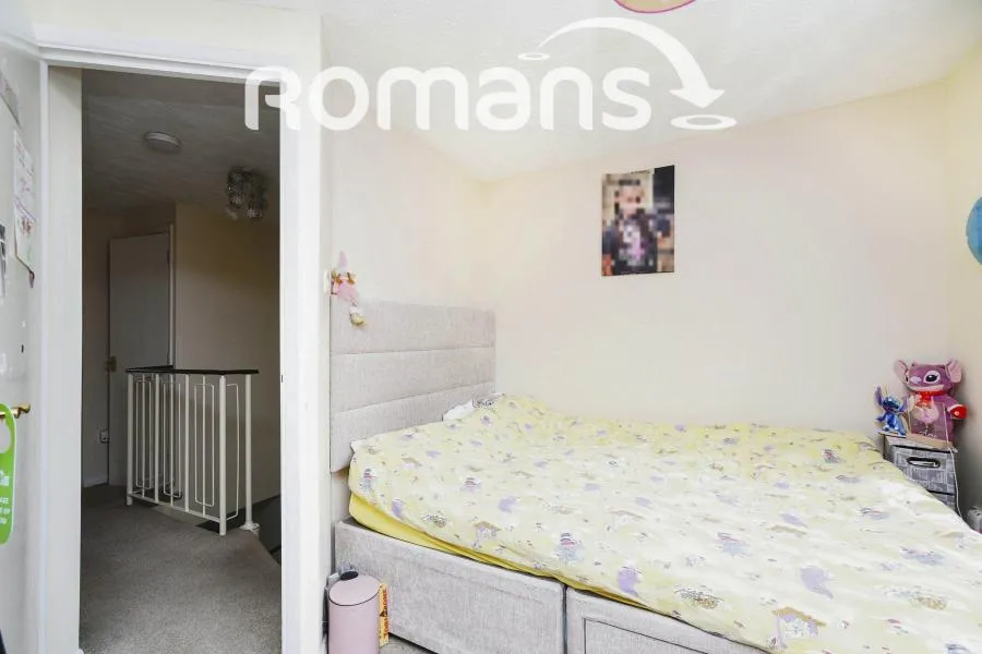 Gamekeepers Close, Swindon, SN25, photo 7