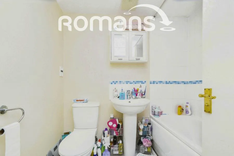 Gamekeepers Close, Swindon, SN25, photo 5