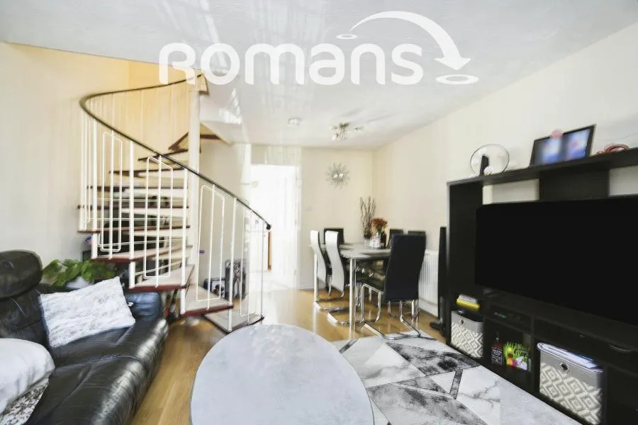 Gamekeepers Close, Swindon, SN25, photo 3