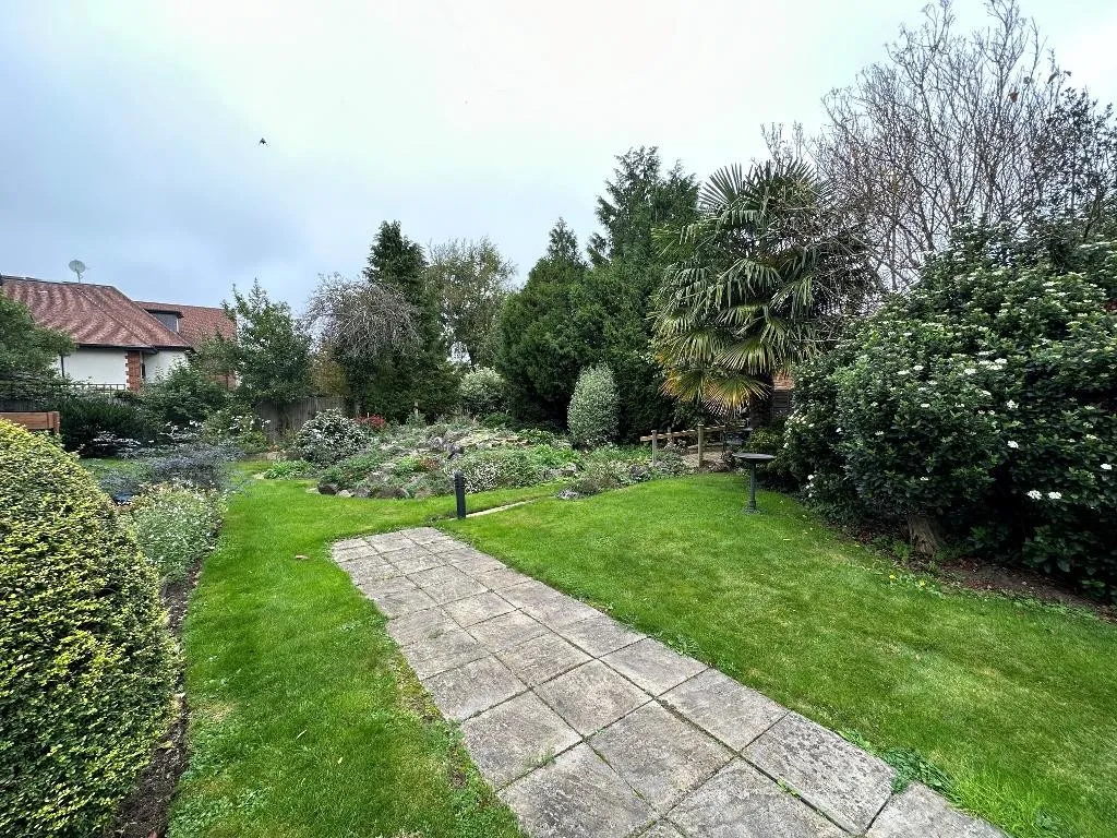Limpsfield Road, Warlingham, photo 12
