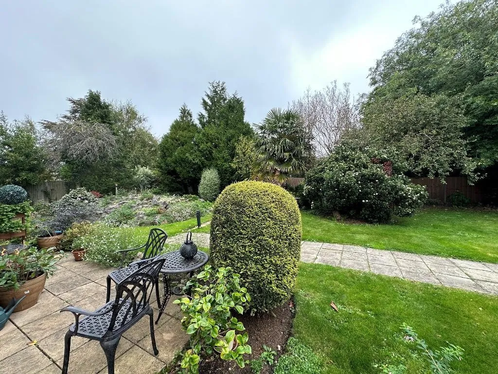 Limpsfield Road, Warlingham, photo 10