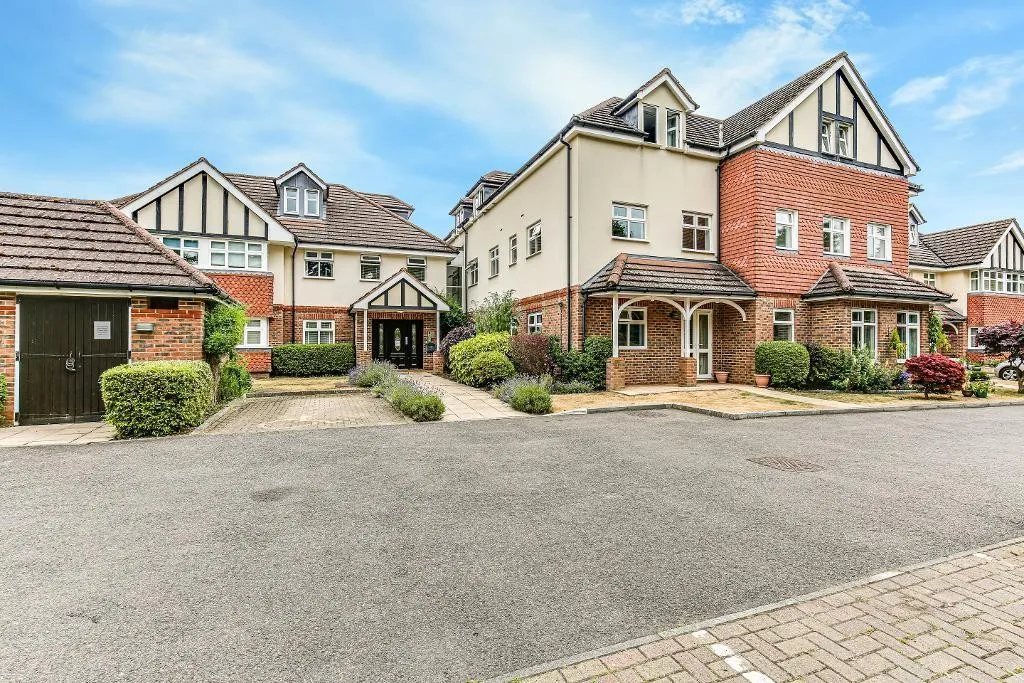 Limpsfield Road, Warlingham, photo 15