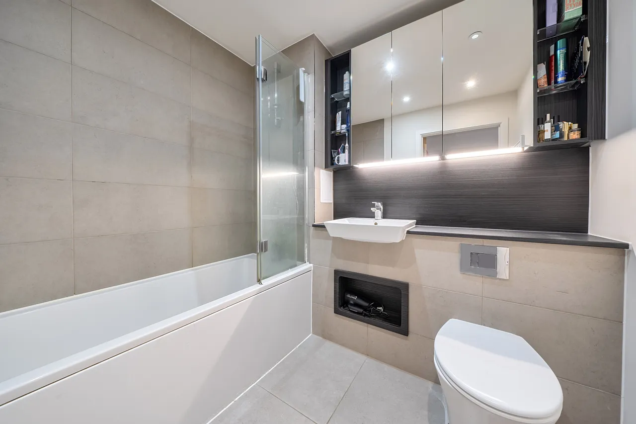 Flat 41, Hazeview Apartments, Hargrave Drive, Harrow, photo 6