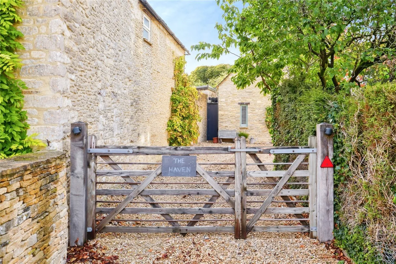 Filkins, Lechlade, GL7, photo 28