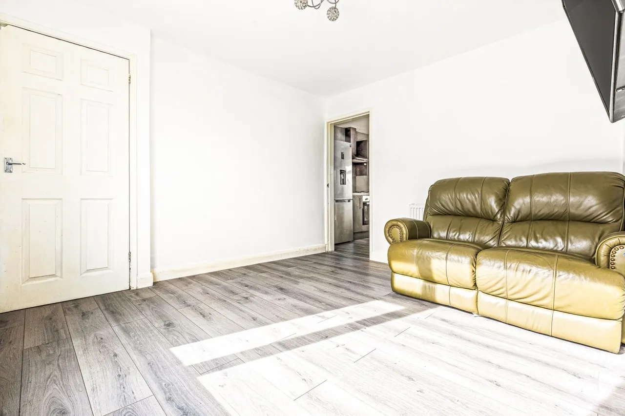 Curzon Avenue, Wigston, LE18, photo 3