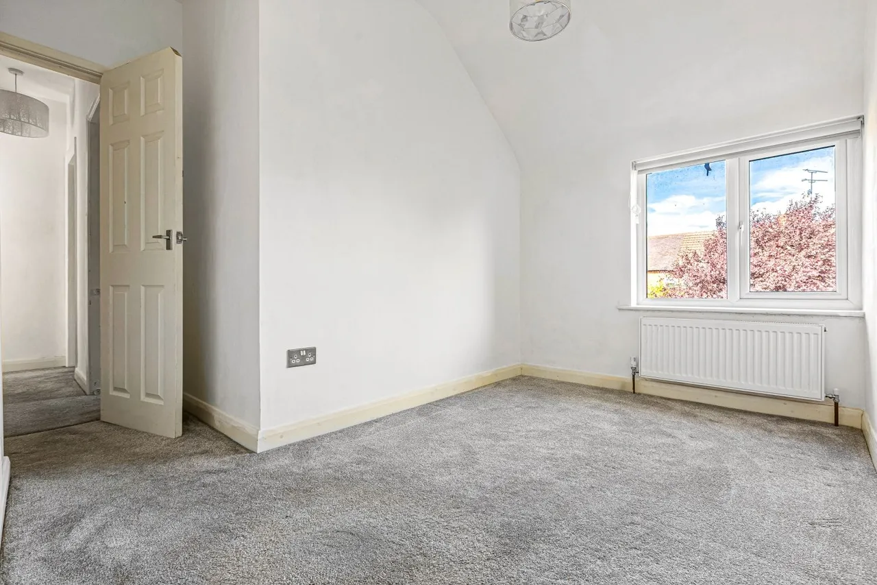 Curzon Avenue, Wigston, LE18, photo 8