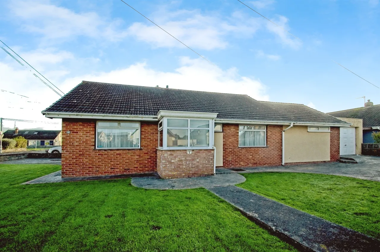 3 bed house for sale, West Park Drive, Porthcawl, CF36