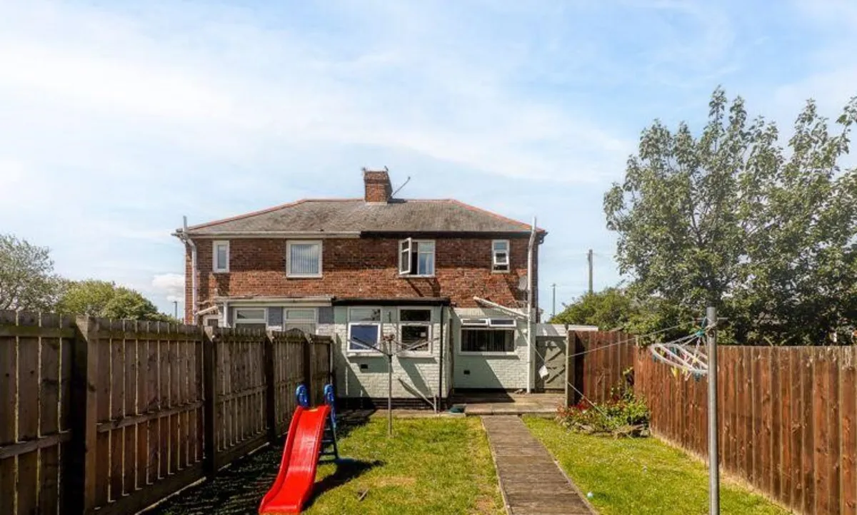 Jarrow, NE32, photo 11