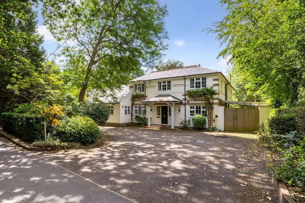 5 bed house for sale — Nottingham Road, Heronsgate, Rickmansworth, Hertfordshire, WD3 5DN
