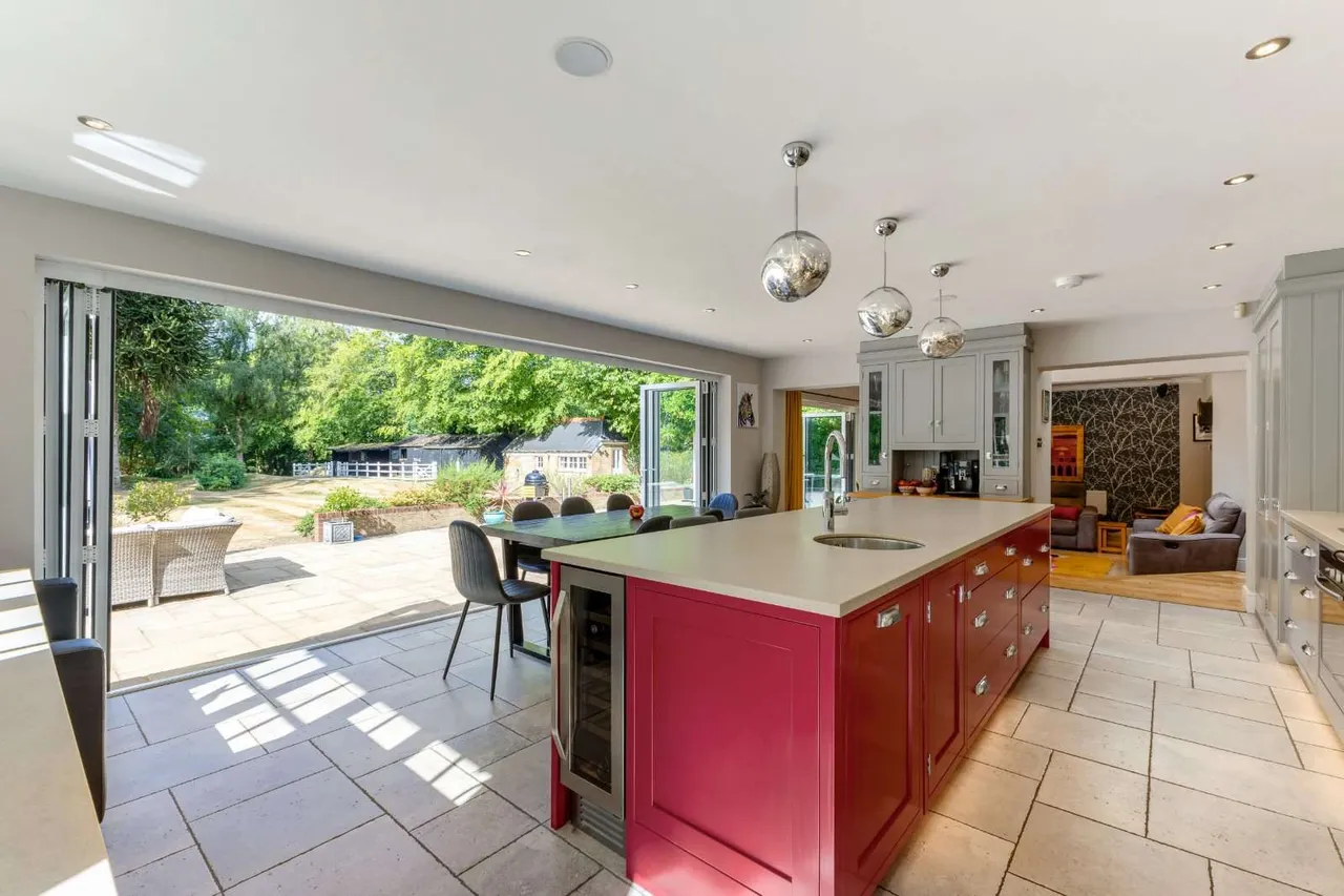 Nottingham Road, Heronsgate, Rickmansworth, Hertfordshire, WD3 5DN, photo 5