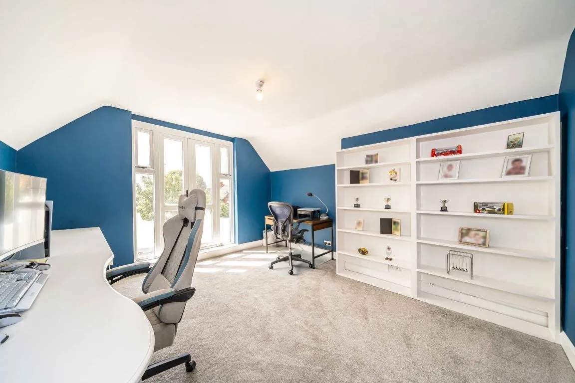 Kirkstall Road, SW2, photo 8