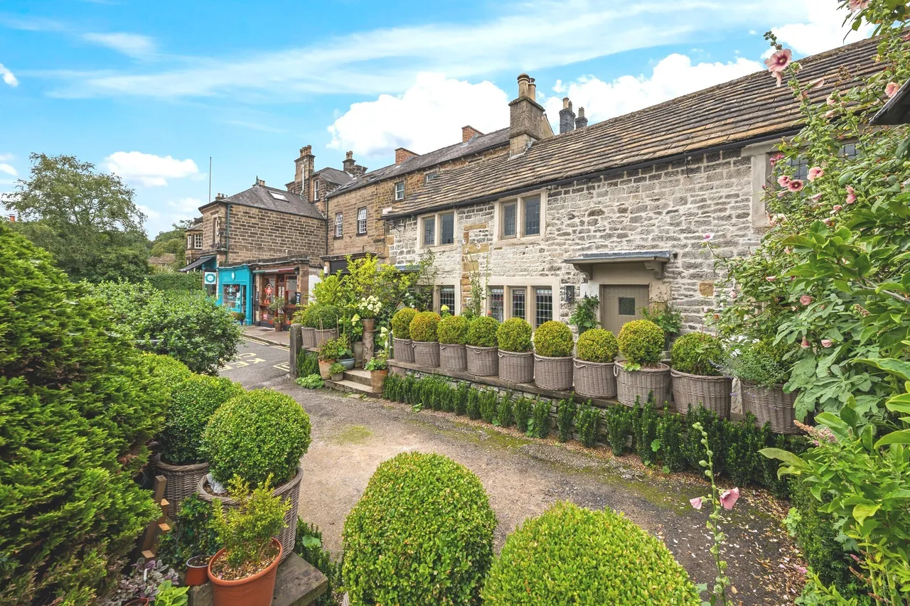 Rutland Square, Bakewell, DE45, photo 2