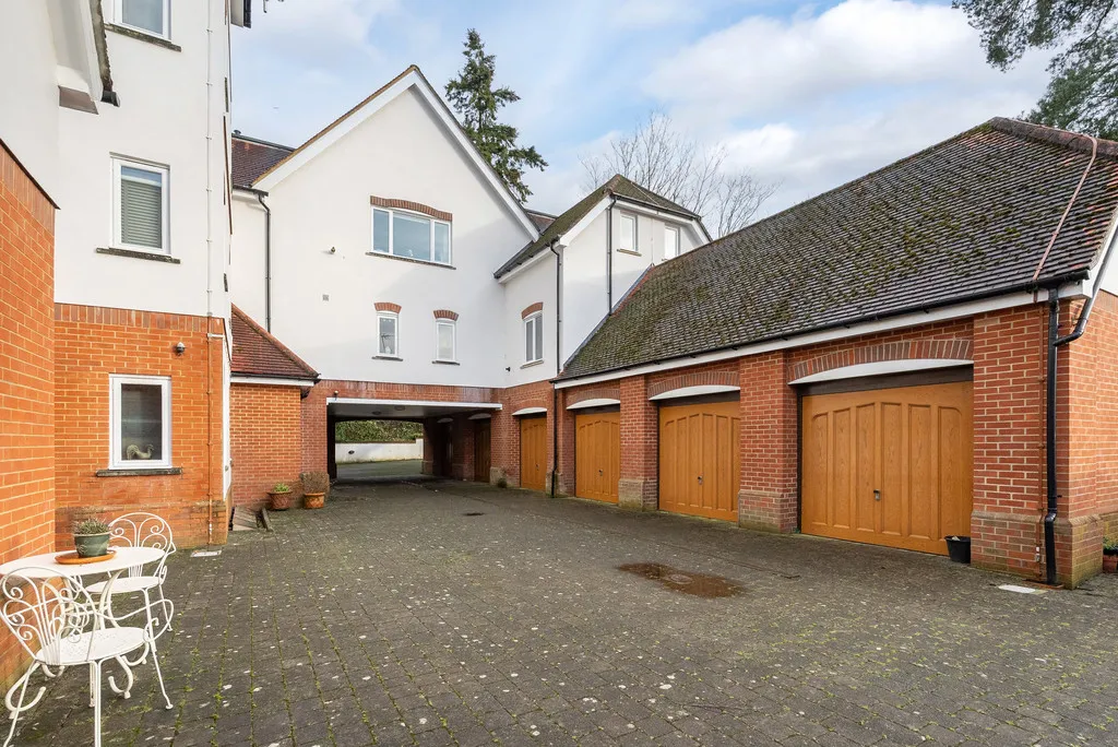 Tower Hill Road, Dorking, RH4, photo 11