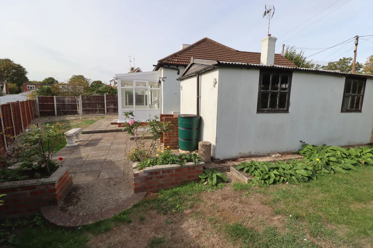 Highfield Crescent, Rayleigh, SS6, photo 15