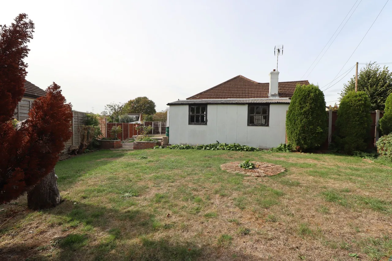 Highfield Crescent, Rayleigh, SS6, photo 14