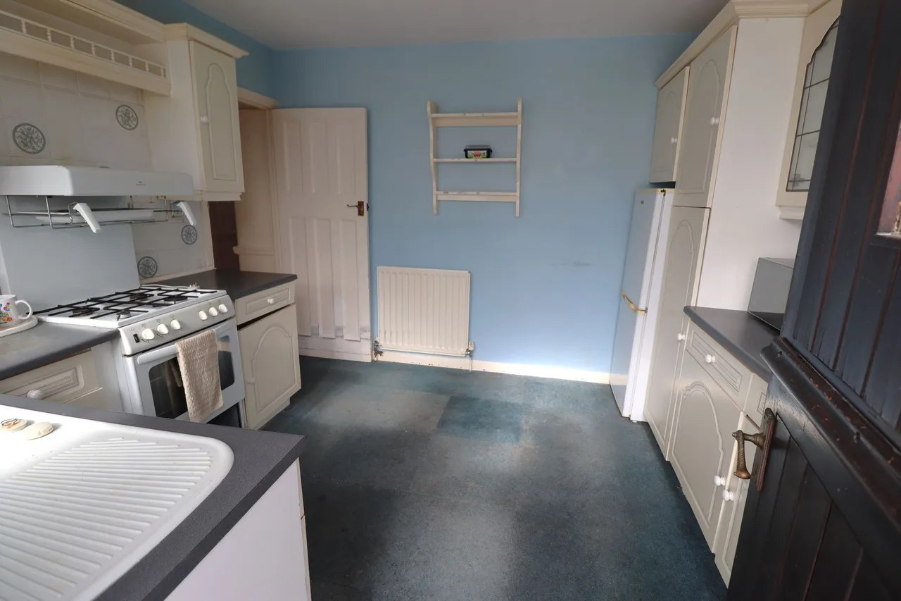 Highfield Crescent, Rayleigh, SS6, photo 8