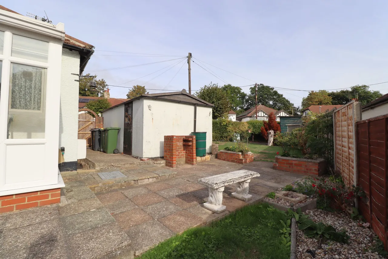 Highfield Crescent, Rayleigh, SS6, photo 13