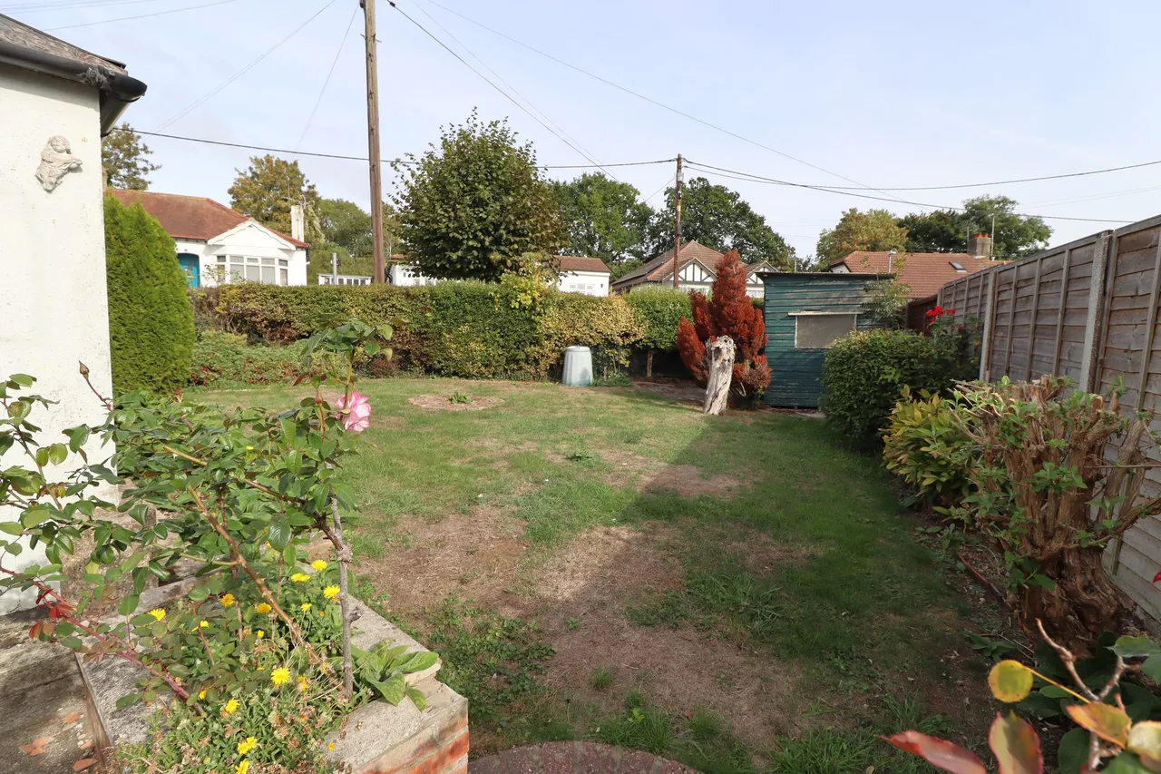 Highfield Crescent, Rayleigh, SS6, photo 16