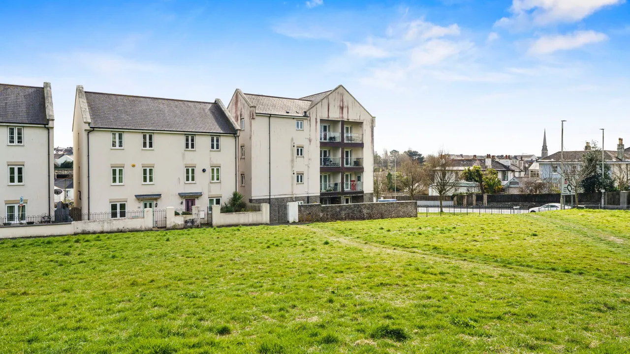 Monroe Gardens, Plymouth, photo 12