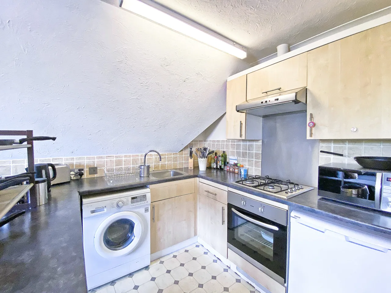 New Poplars Court, Ash Street, Aldershot, GU12 6LH, photo 4