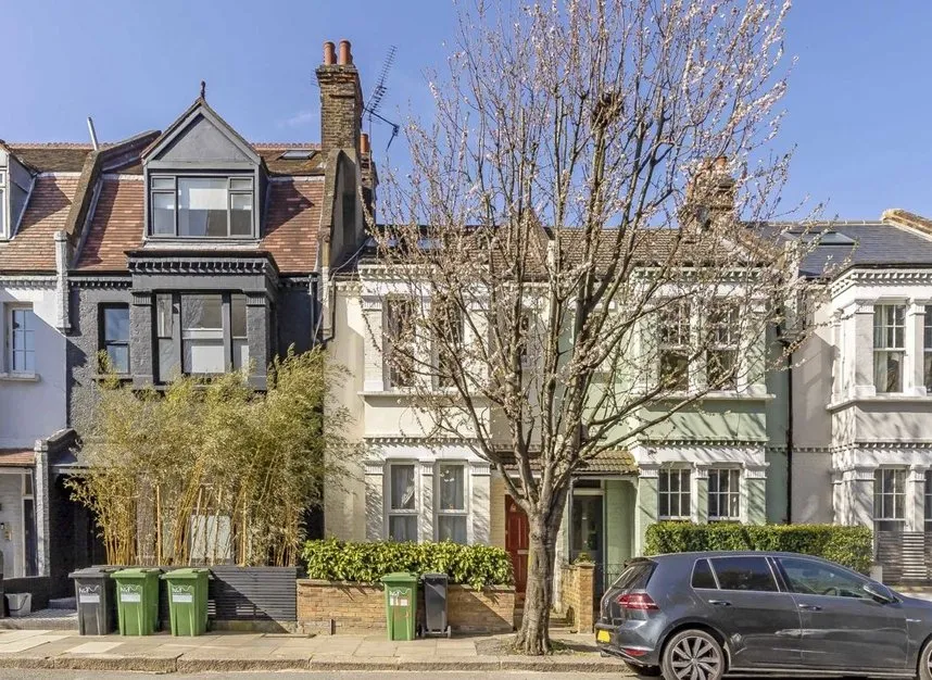 4 bed flat to rent — Shinfield Street, Shepherds Bush, W12