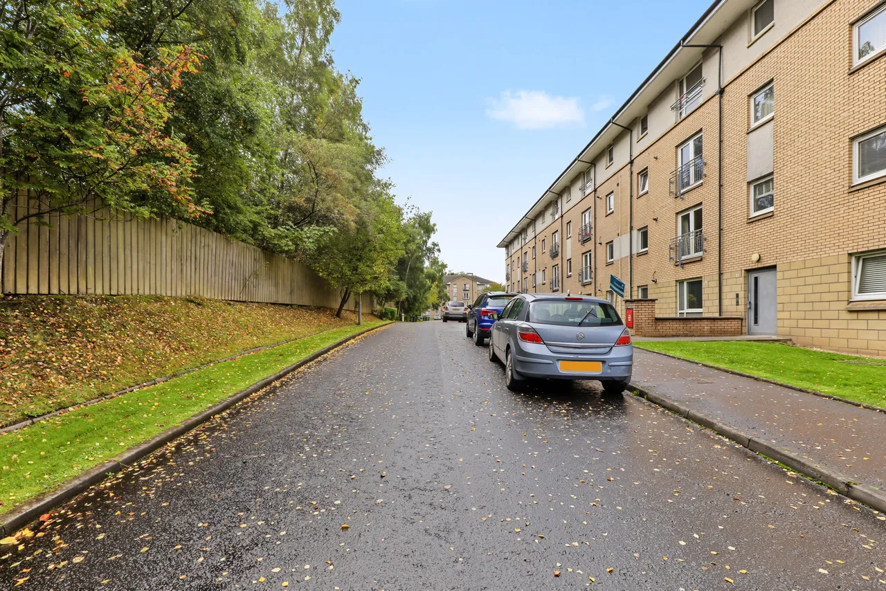 Greenlaw Court, Yoker, G14, photo 26