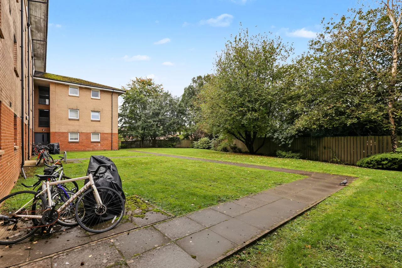 Greenlaw Court, Yoker, G14, photo 25