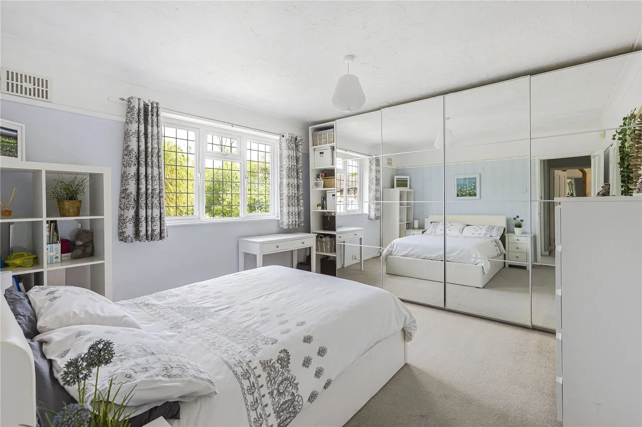 Bluebridge Road, Brookmans Park, Hertfordshire, AL9 7SA, photo 13