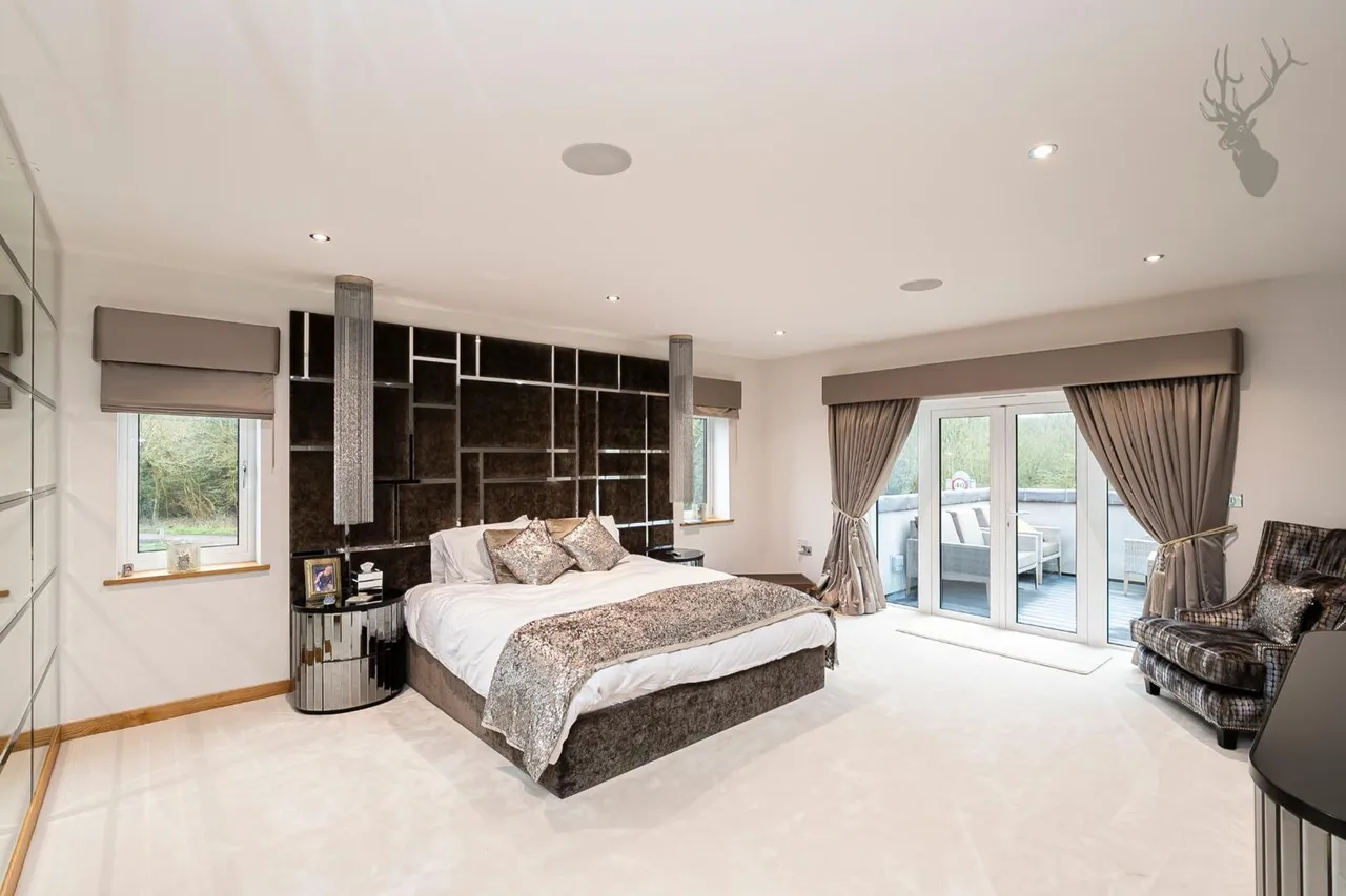 Woodman Lane, London, E4, photo 13