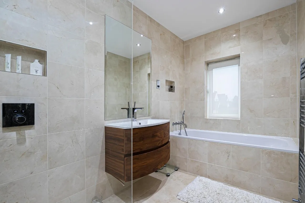 Woodman Lane, London, E4, photo 16