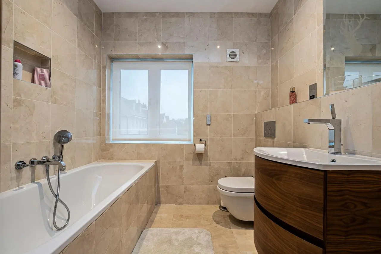 Woodman Lane, London, E4, photo 15