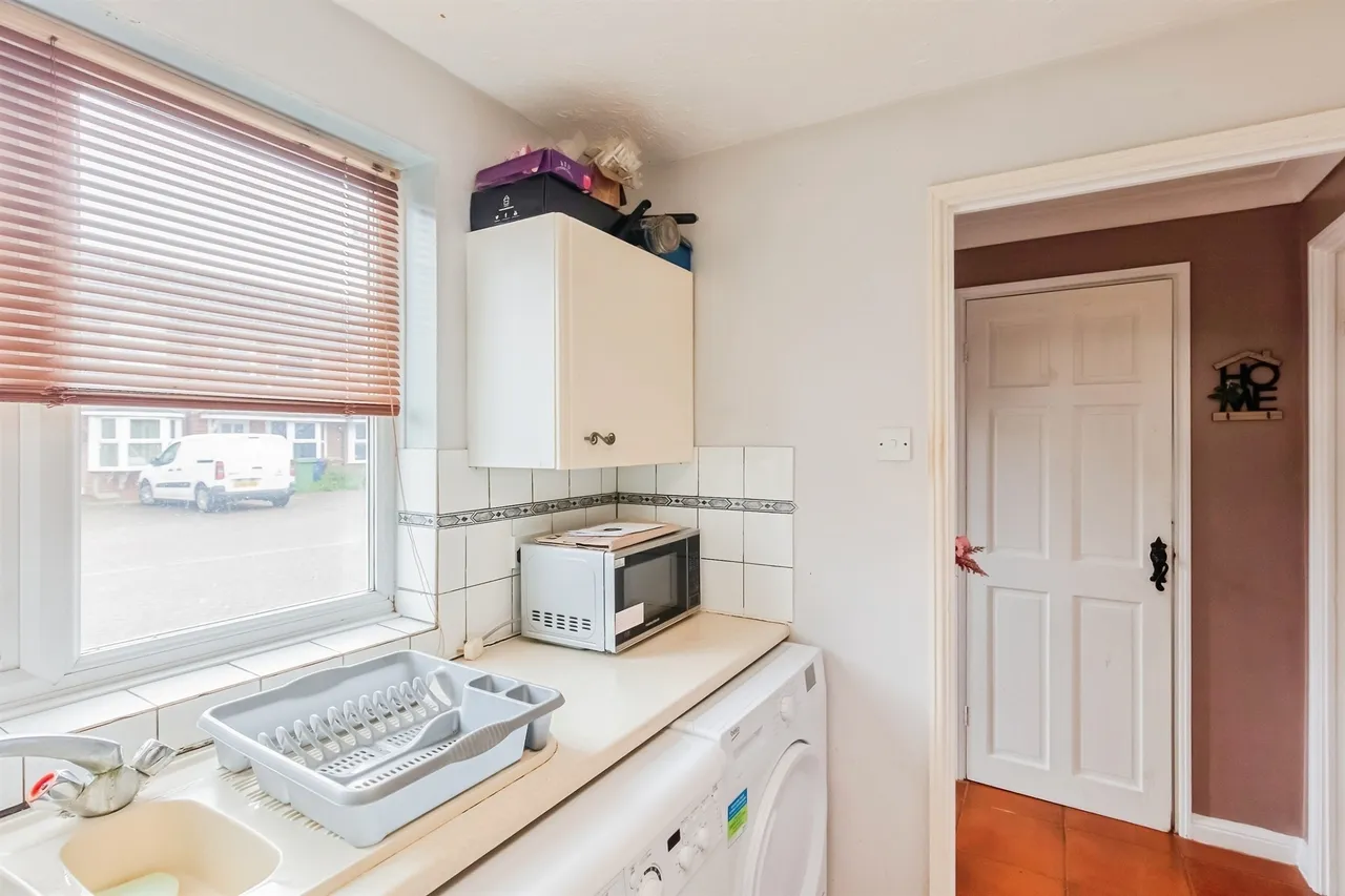 Godwit Close, Peterborough, PE7, photo 3