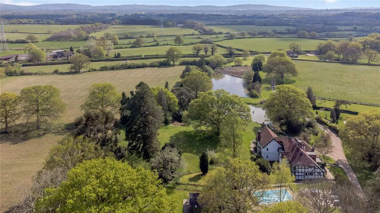 5 bed house for sale — Frylands Lane, Wineham, West Sussex, BN5 9BP