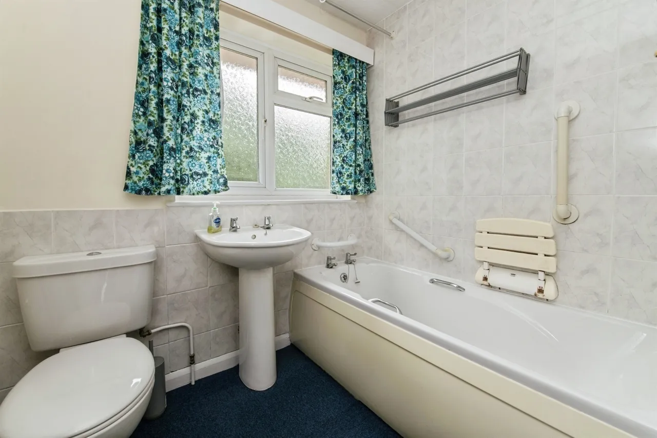 Pinnex Moor Road, Tiverton, photo 5