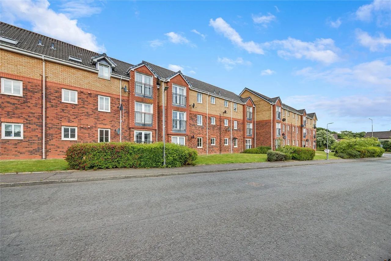 2 bed flat for sale — Oldwood Place, Livingston, West Lothian, EH54