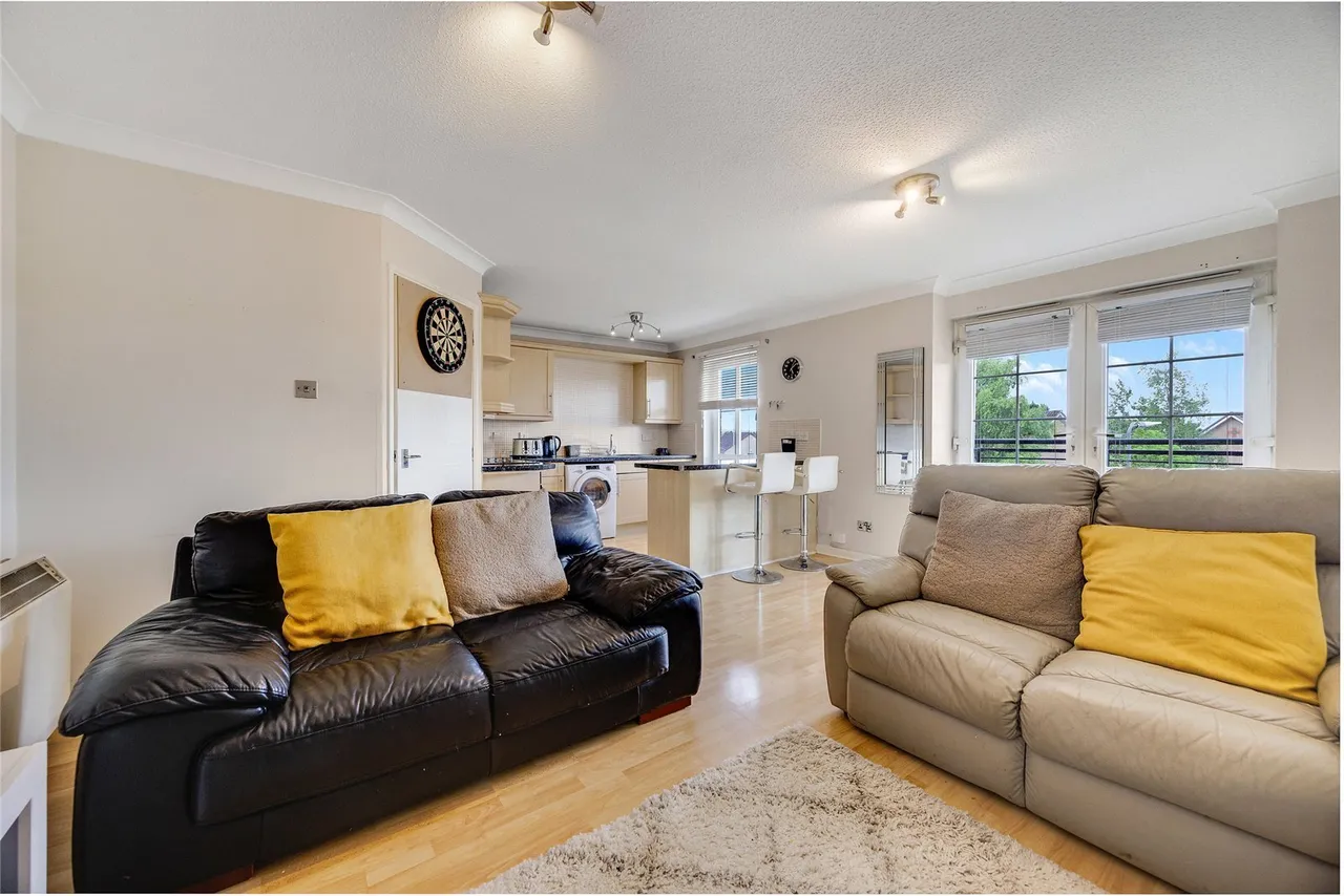 Oldwood Place, Livingston, West Lothian, EH54, photo 3