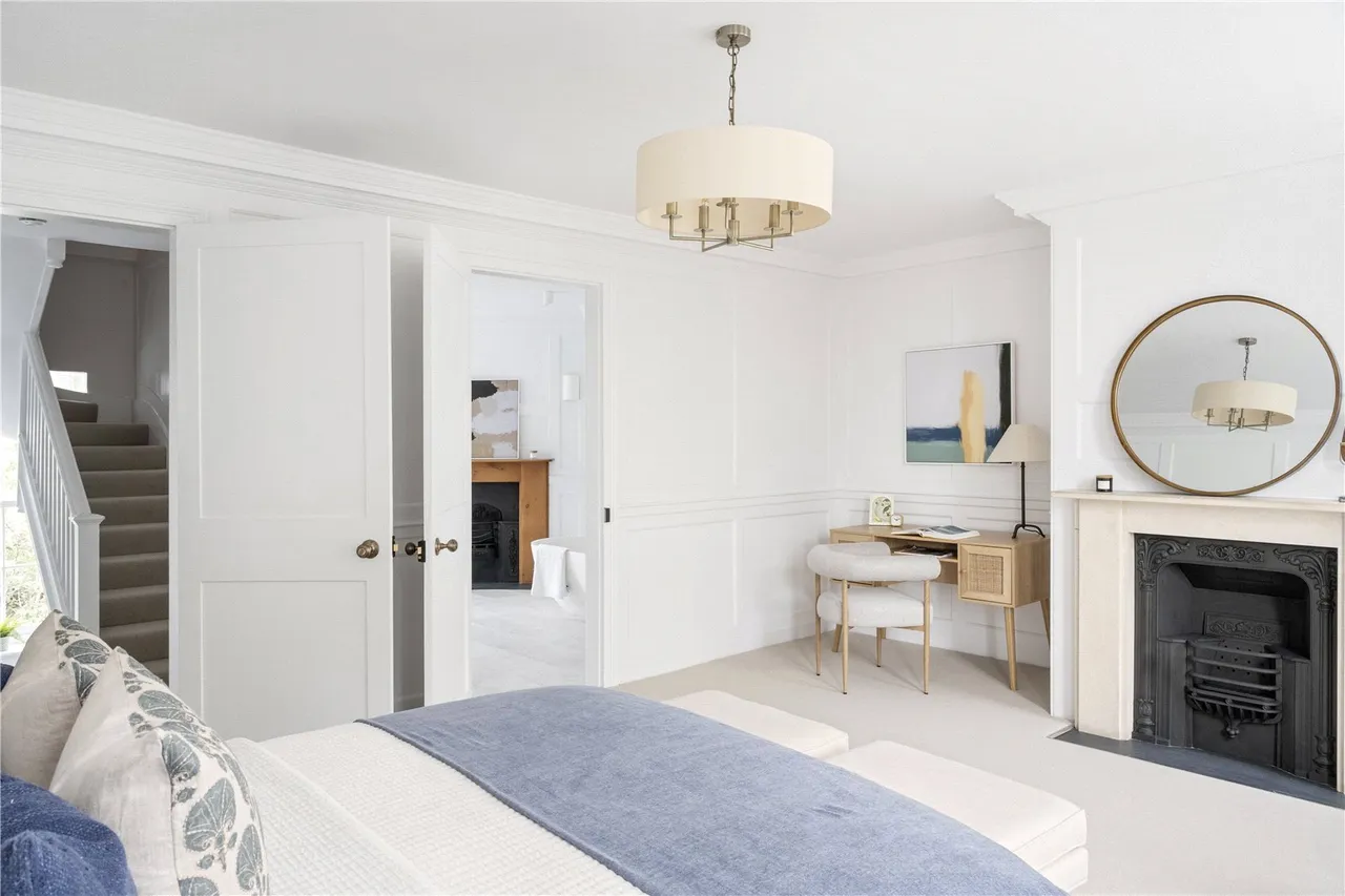 Chiswick Lane South, London, W4, photo 19