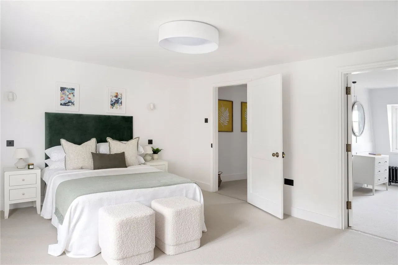 Chiswick Lane South, London, W4, photo 22