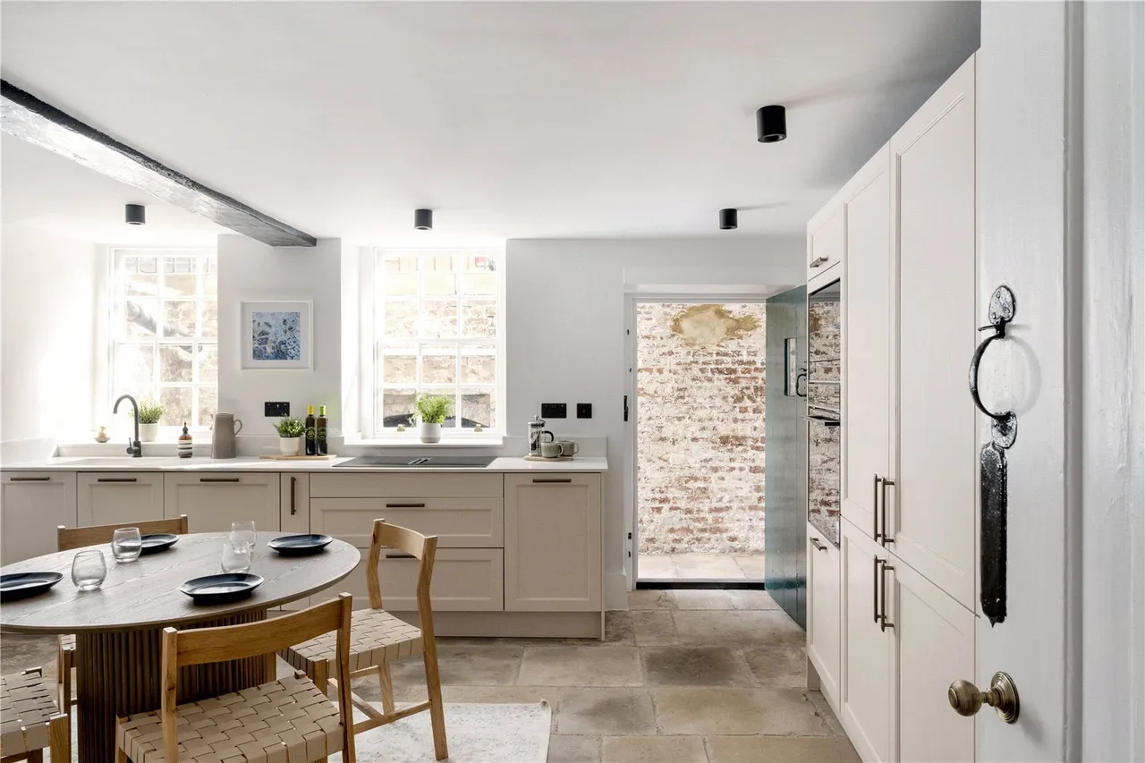 Chiswick Lane South, London, W4, photo 9