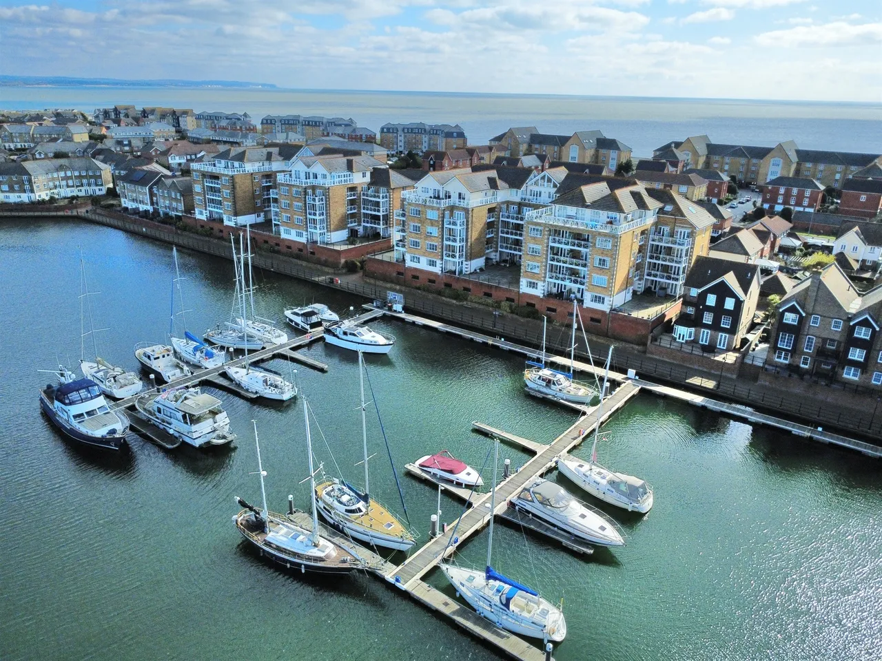 2 bed flat for sale — Golden Gate Way, Eastbourne