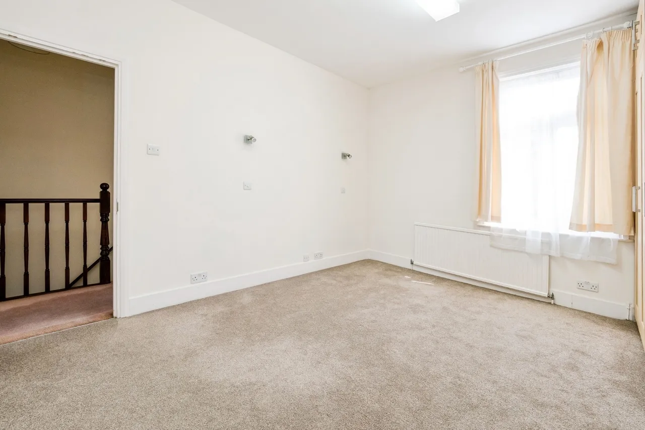 Bridge Road, East Ham, London, E6, photo 14