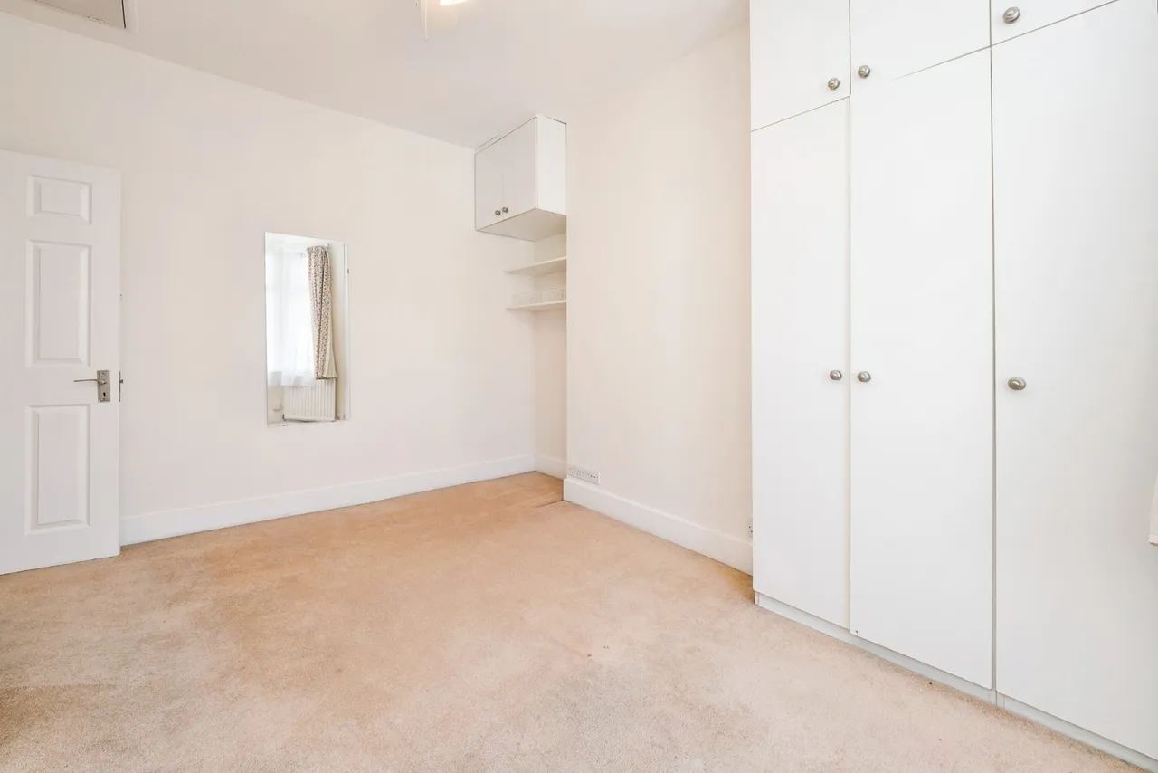 Bridge Road, East Ham, London, E6, photo 11