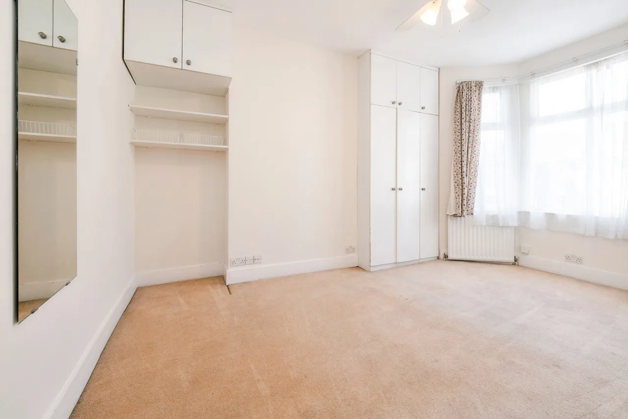 Bridge Road, East Ham, London, E6, photo 9