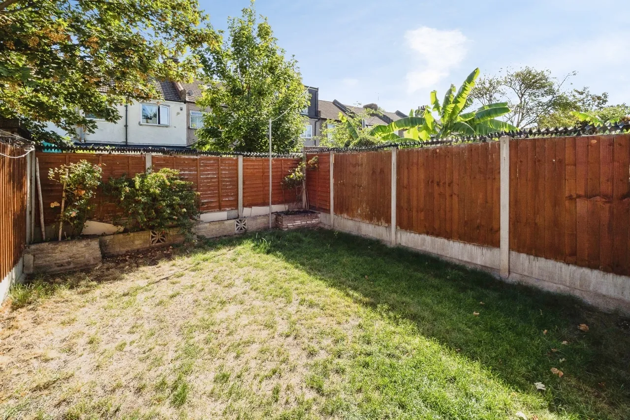 Bridge Road, East Ham, London, E6, photo 21