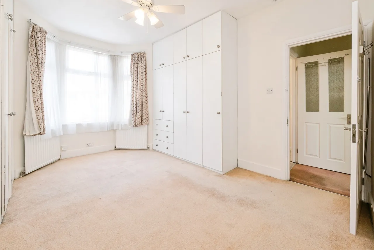 Bridge Road, East Ham, London, E6, photo 10