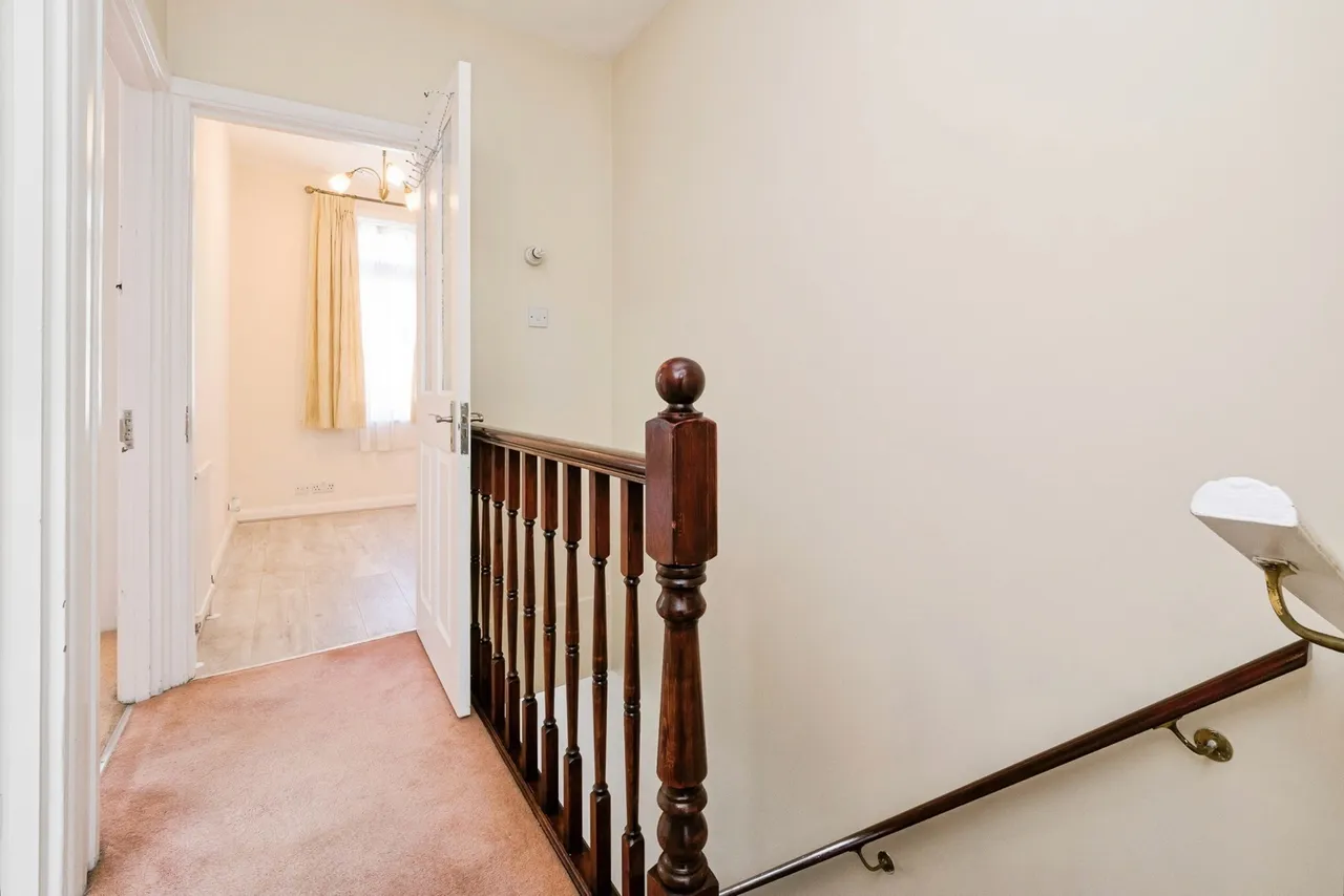 Bridge Road, East Ham, London, E6, photo 19