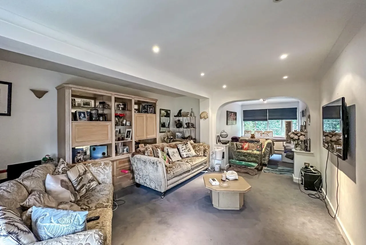 Greengate, Hale Barns, Cheshire WA15 0SH, photo 5